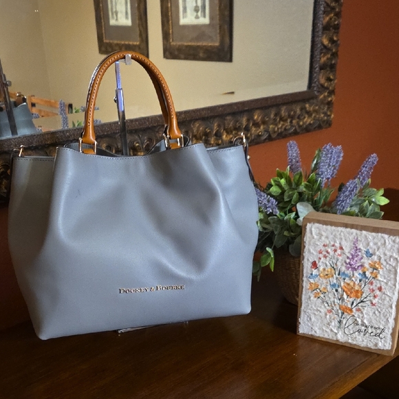 Dooney & Bourke City Large Barlow Satchel NWOT with COA - Picture 3 of 17